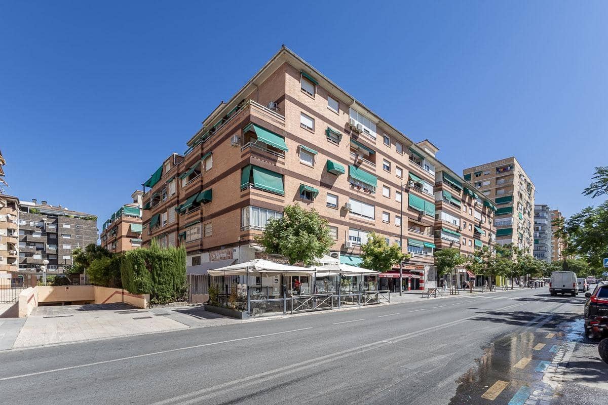 4 soveværelse Lejlighed til salg i Granada by med garage - € 329.000 (Ref: 9247152)