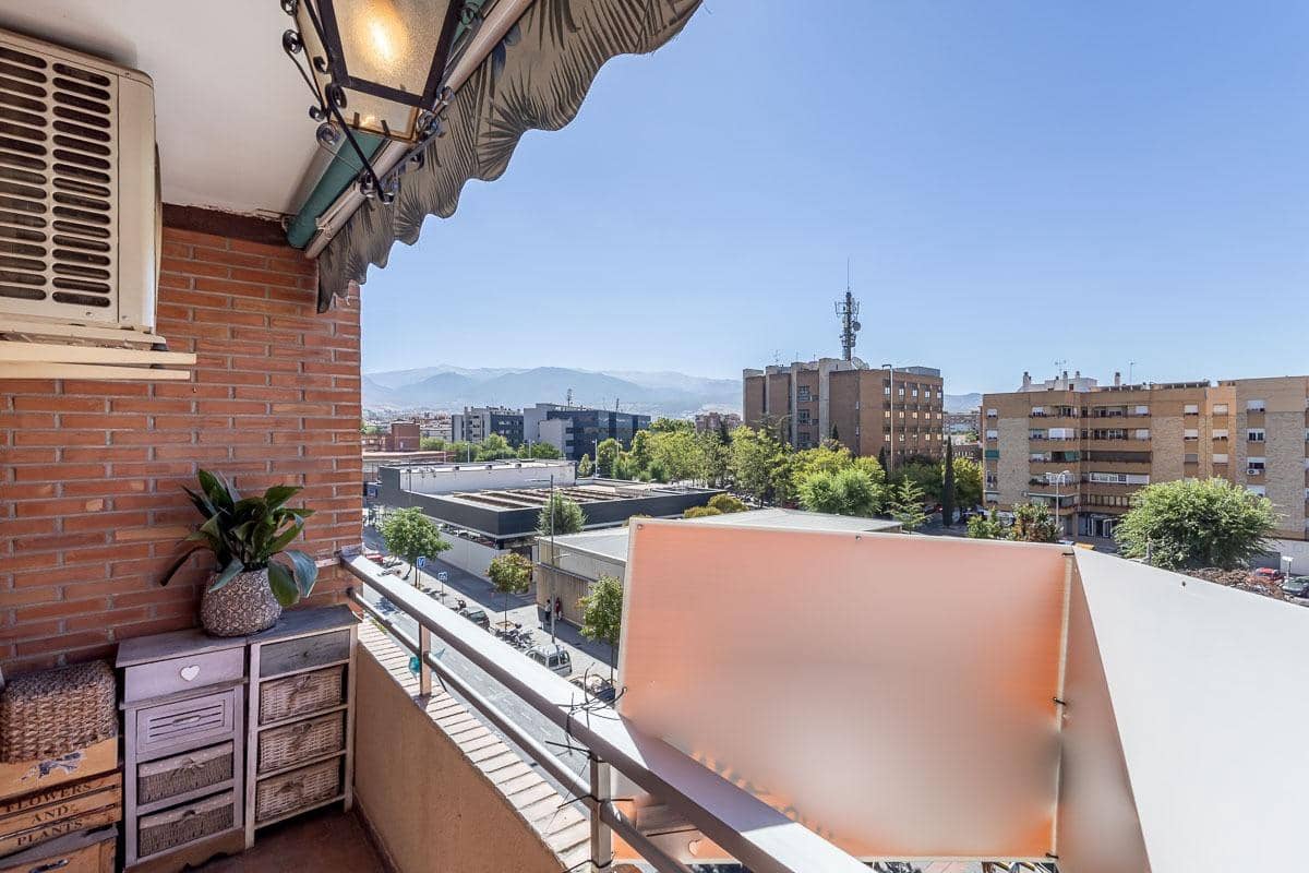 4 soveværelse Lejlighed til salg i Granada by med garage - € 329.000 (Ref: 9247152)