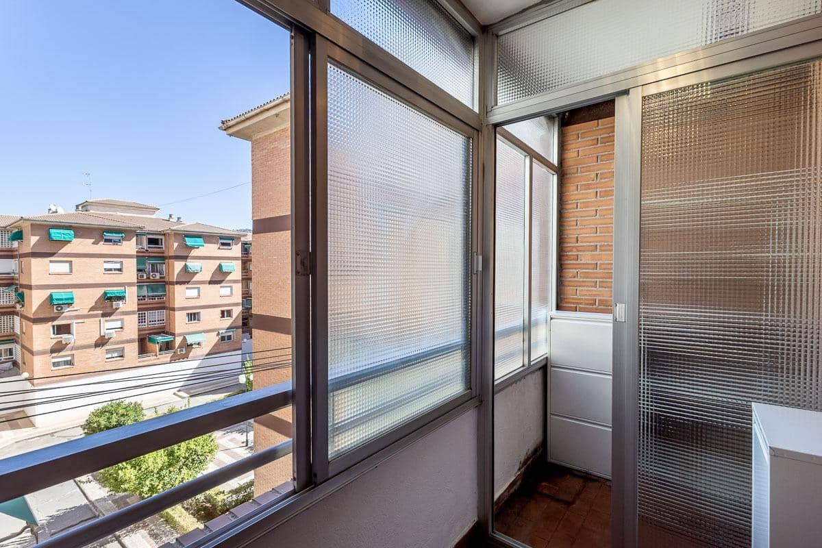 4 soveværelse Lejlighed til salg i Granada by med garage - € 329.000 (Ref: 9247152)