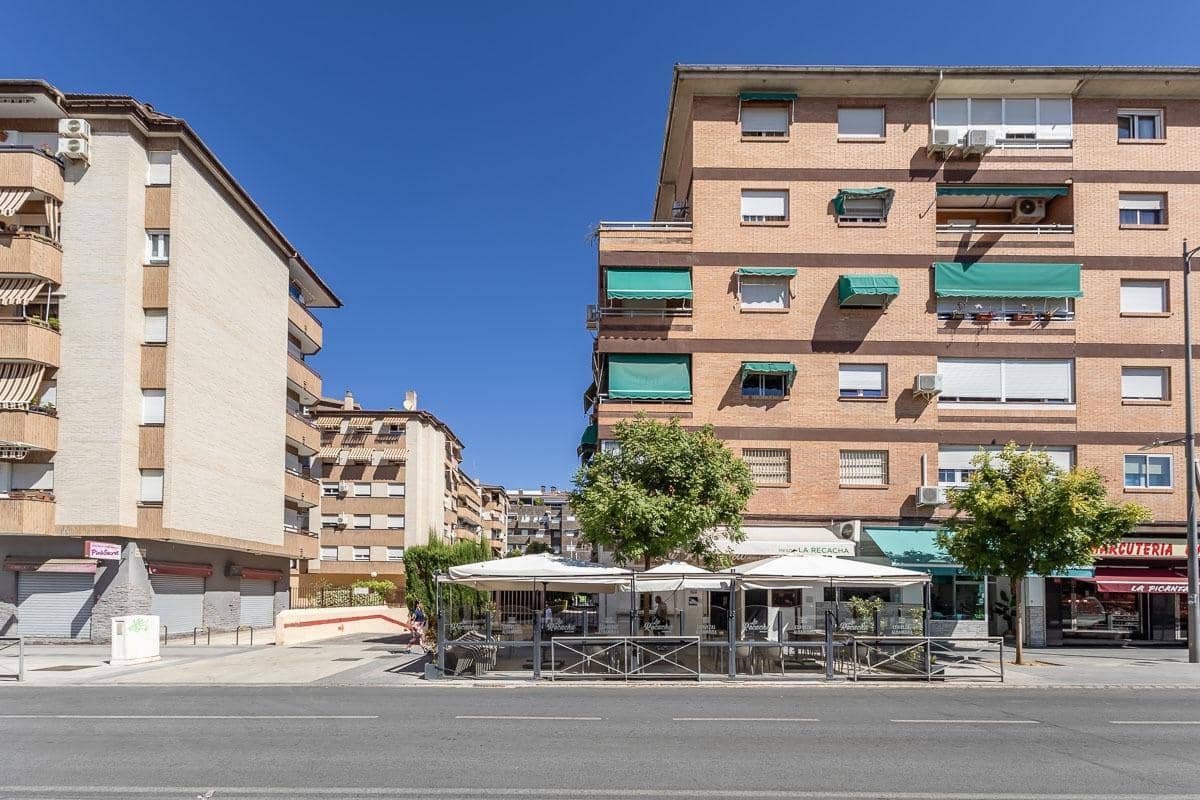 4 soveværelse Lejlighed til salg i Granada by med garage - € 329.000 (Ref: 9247152)