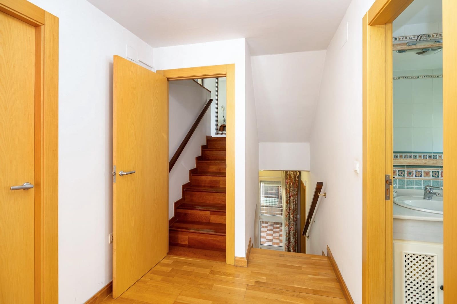 5 Zimmer Villa zu verkaufen in Granada Stadt mit Pool Garage - 545.000 € (Ref: 9247154)