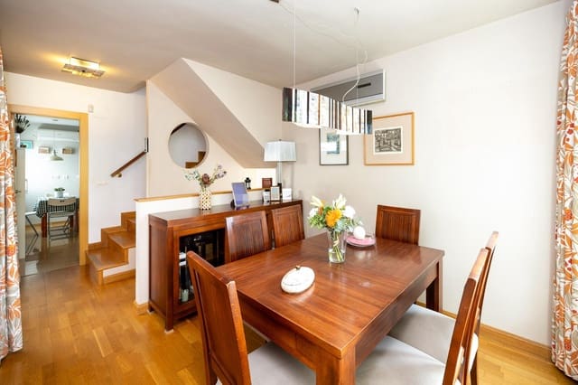 5 bedroom Villa for sale in Granada city with pool garage - € 545,000 (Ref: 9247154)