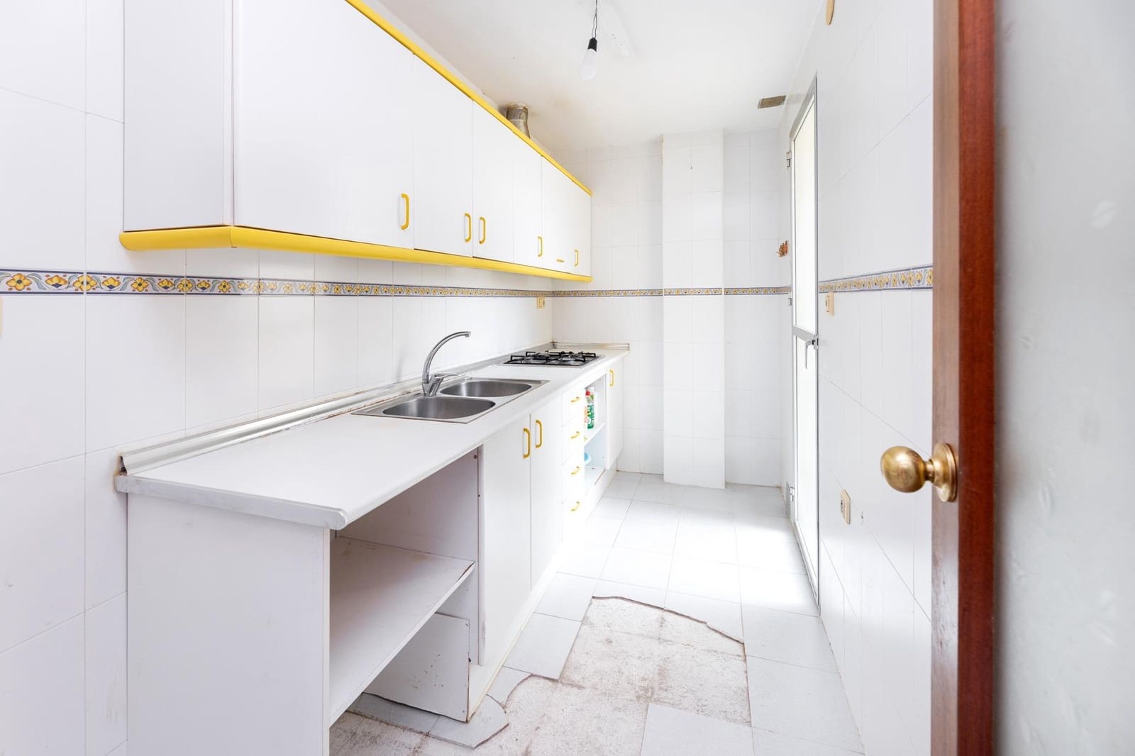 2 bedroom Flat for sale in Cenes de la Vega with garage - € 117,000 (Ref: 9255202)