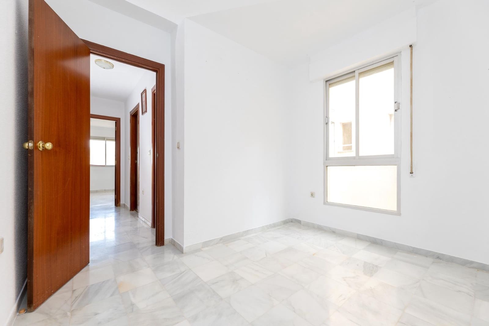 2 bedroom Flat for sale in Cenes de la Vega with garage - € 117,000 (Ref: 9255202)