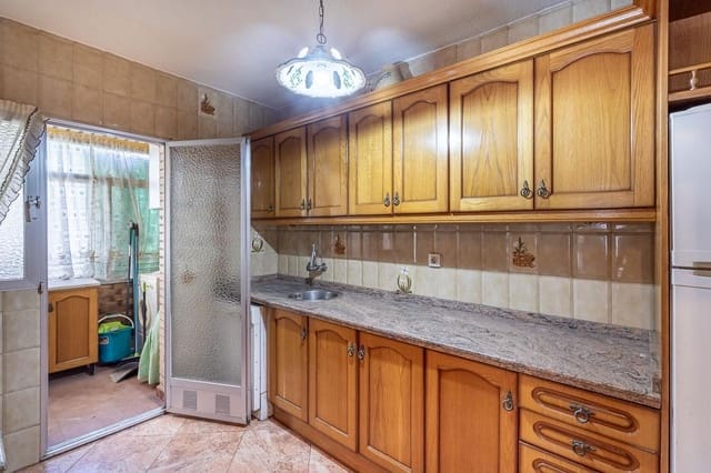 4 sovrum Lägenhet till salu i Granada stad - 295 000 € (Ref: 9257593)