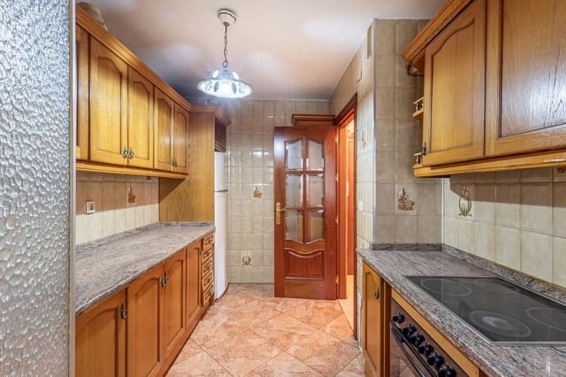 4 sovrum Lägenhet till salu i Granada stad - 295 000 € (Ref: 9257593)