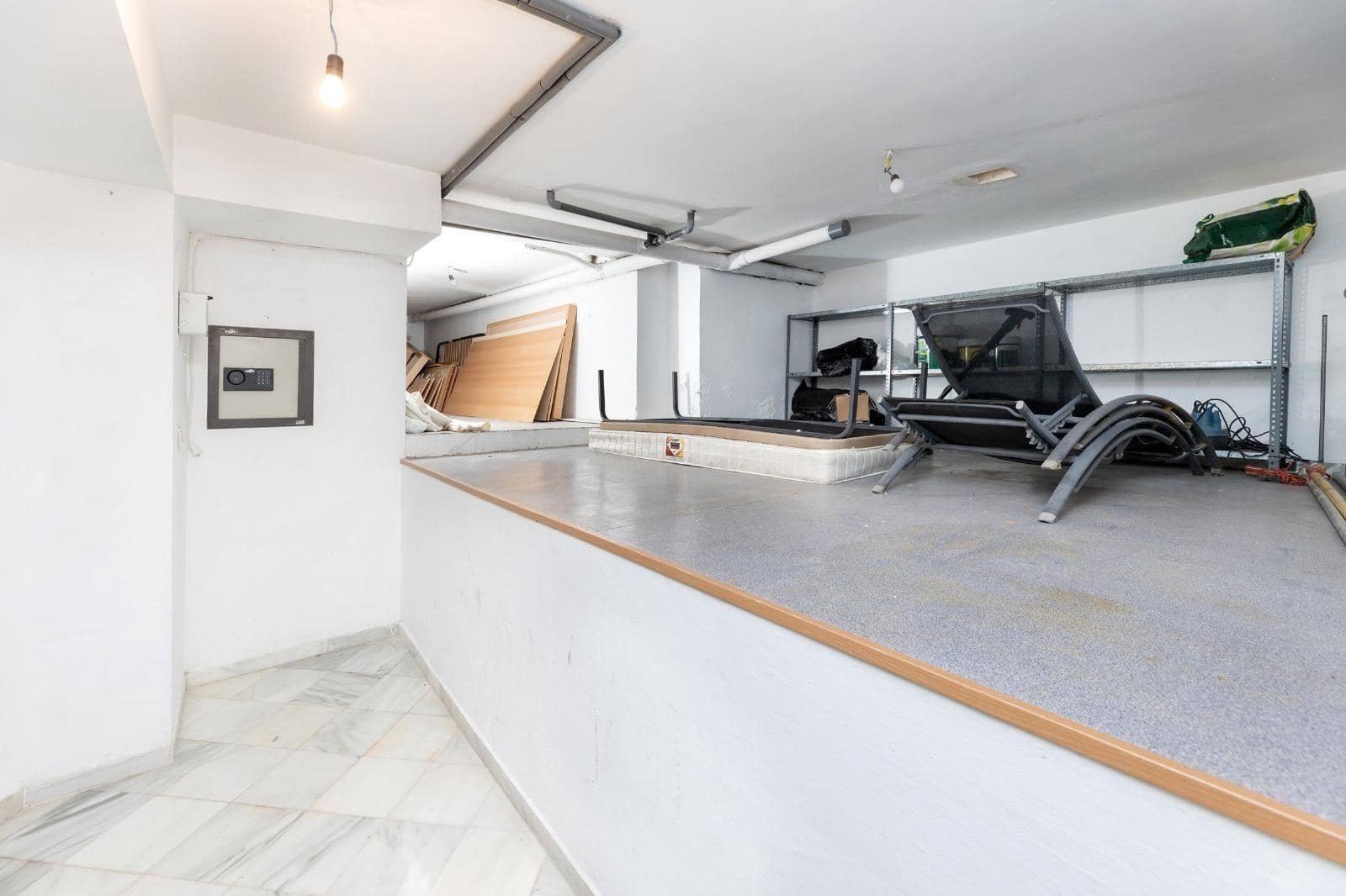 3 bedroom Villa for sale in Granada city with pool garage - € 699,000 (Ref: 9262821)