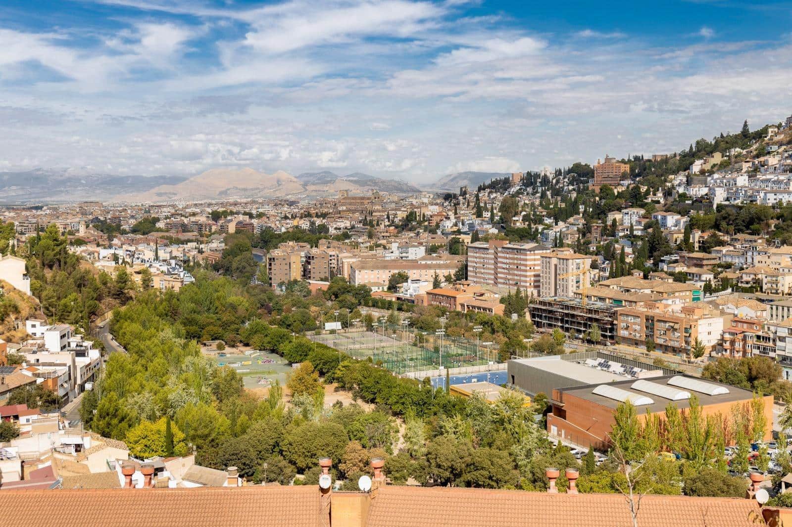 3 bedroom Villa for sale in Granada city with pool garage - € 699,000 (Ref: 9262821)