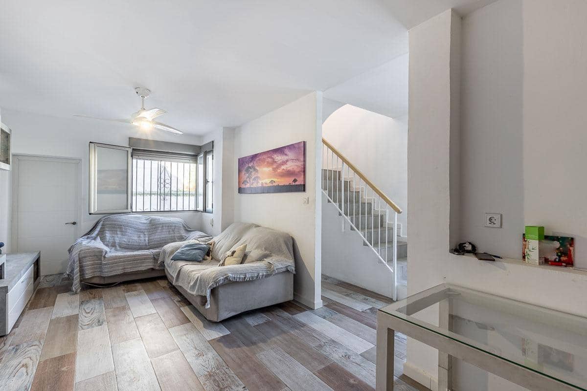 Adosado de 3 habitaciones en Peligros en venta - 195.000 € (Ref: 9262824)