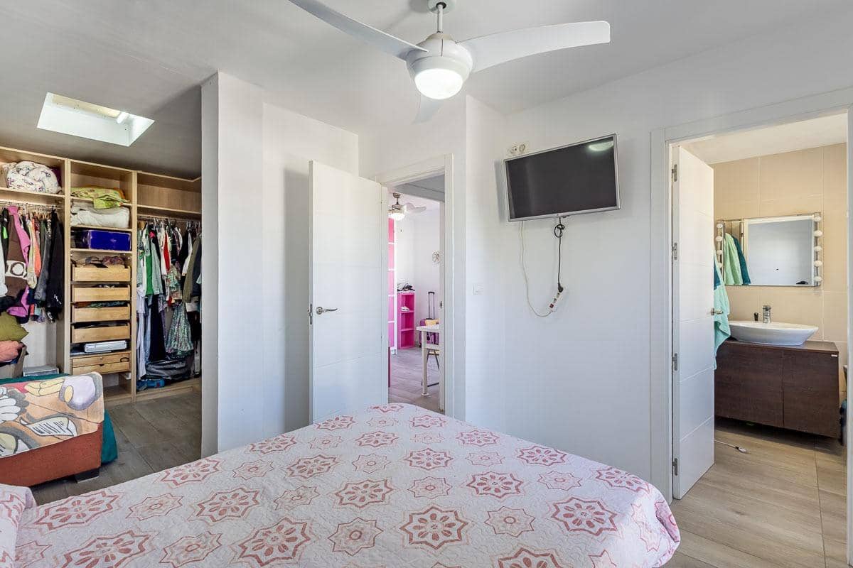 Adosado de 3 habitaciones en Peligros en venta - 195.000 € (Ref: 9262824)