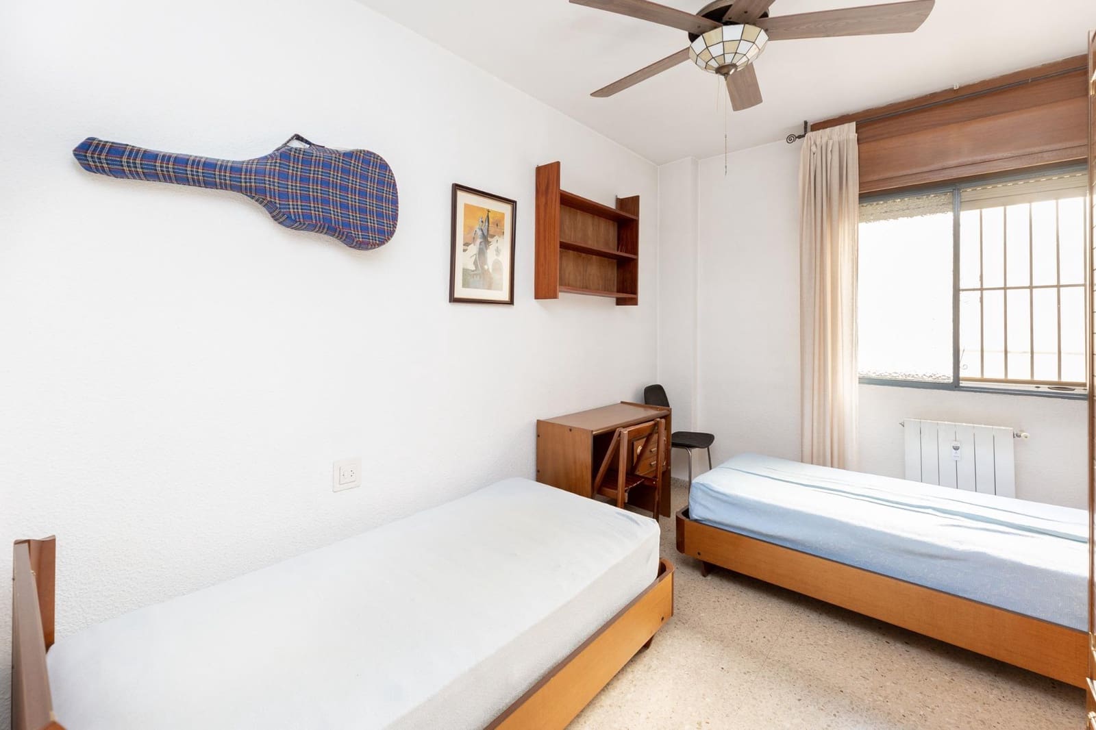 5 bedroom Flat for sale in Granada city with garage - € 380,000 (Ref: 9262825)