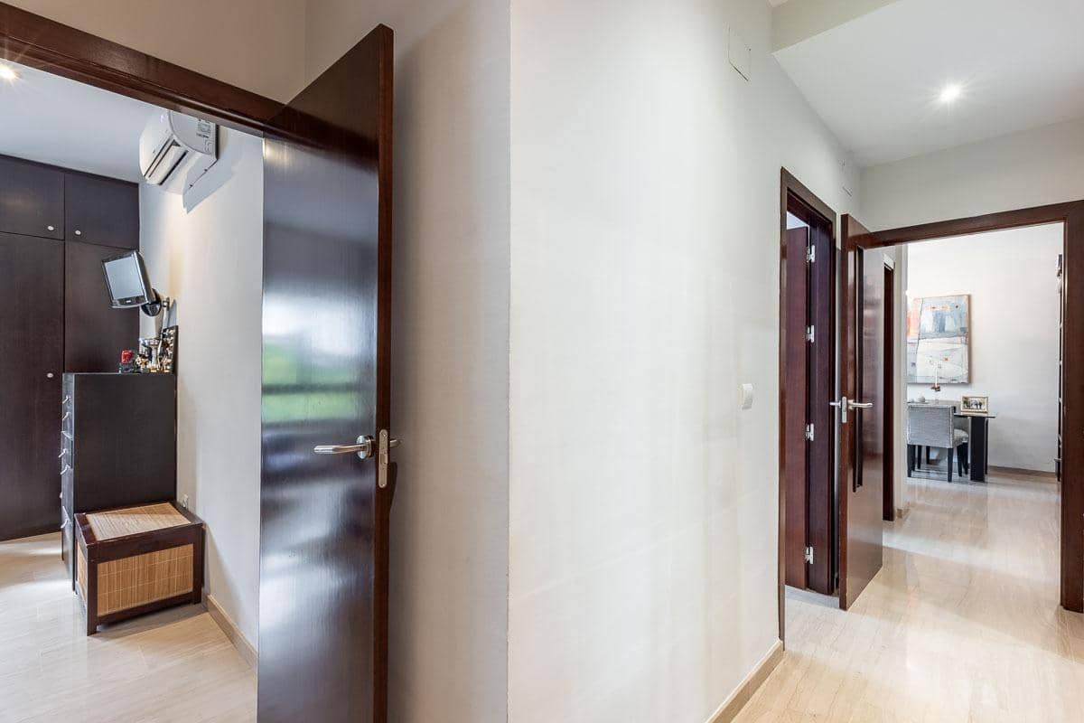 3 bedroom Apartment for sale in Granada city with garage - € 530,000 (Ref: 9272495)