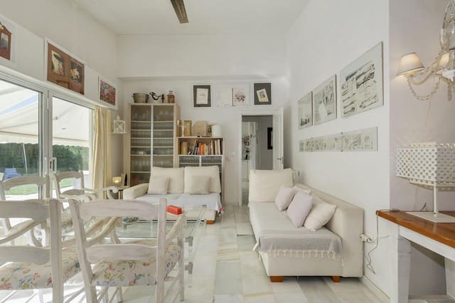 4 bedroom Villa for sale in Las Gabias with pool garage - € 439,000 (Ref: 9272496)