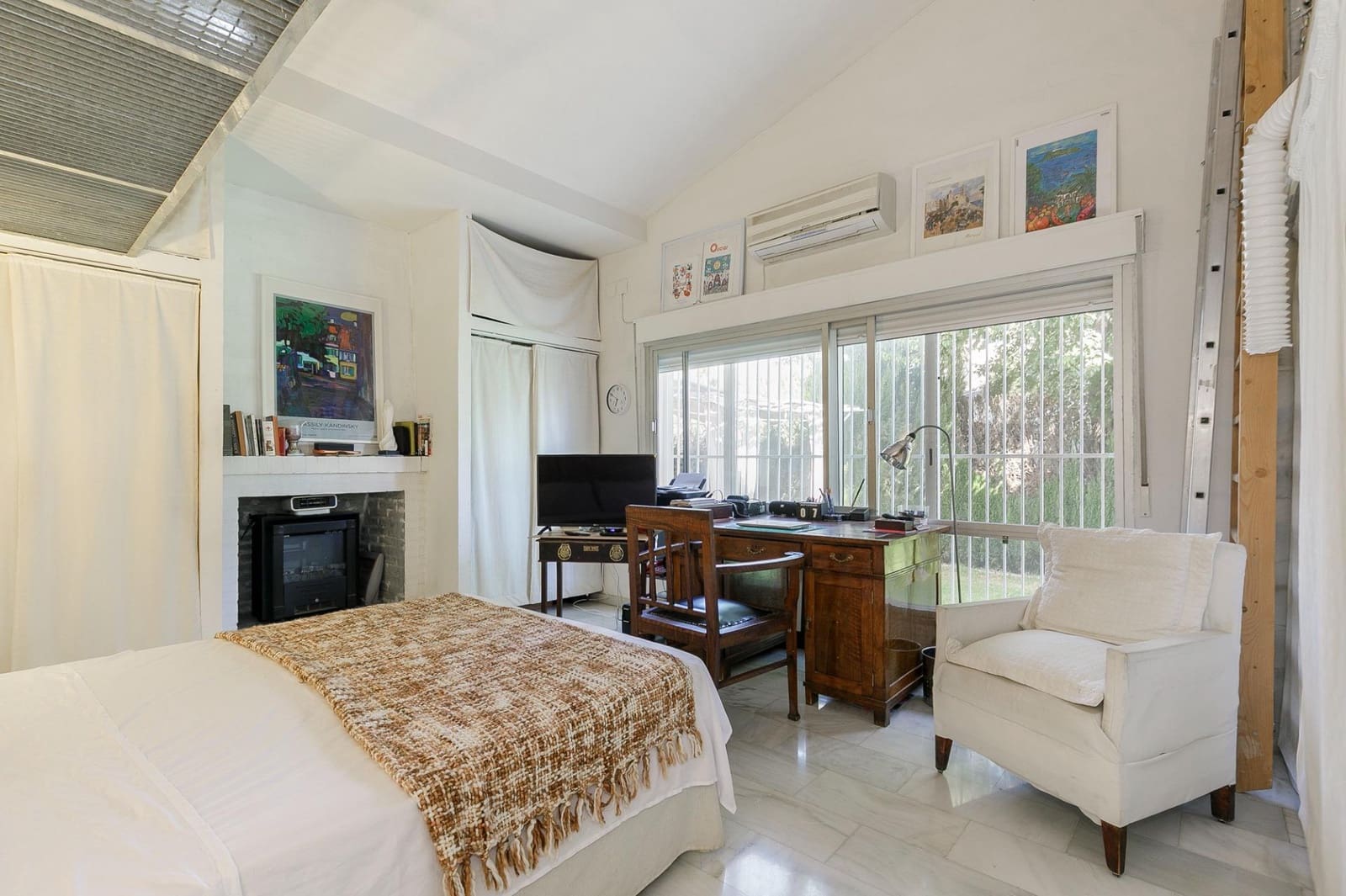 4 bedroom Villa for sale in Las Gabias with pool garage - € 439,000 (Ref: 9272496)