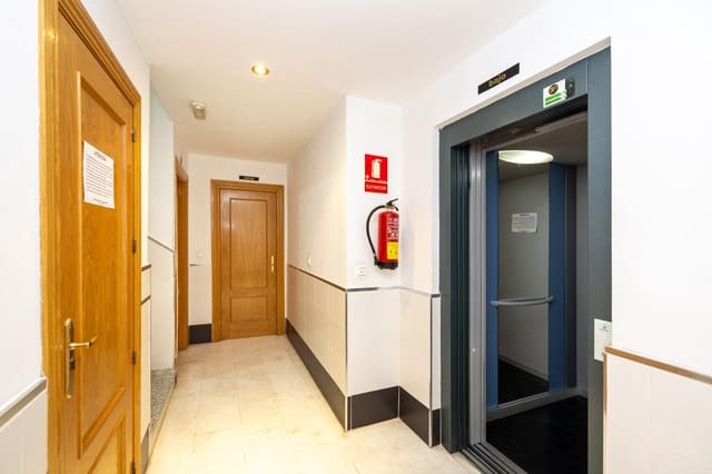 1 soveværelse Penthouse til salg i La Zubia med garage - € 159.000 (Ref: 9272497)