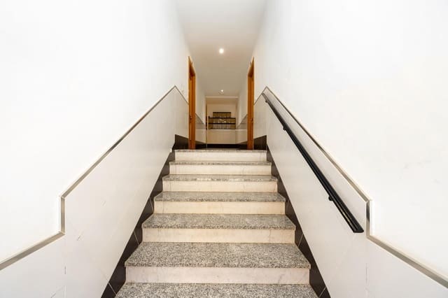 1 soveværelse Penthouse til salg i La Zubia med garage - € 159.000 (Ref: 9272497)