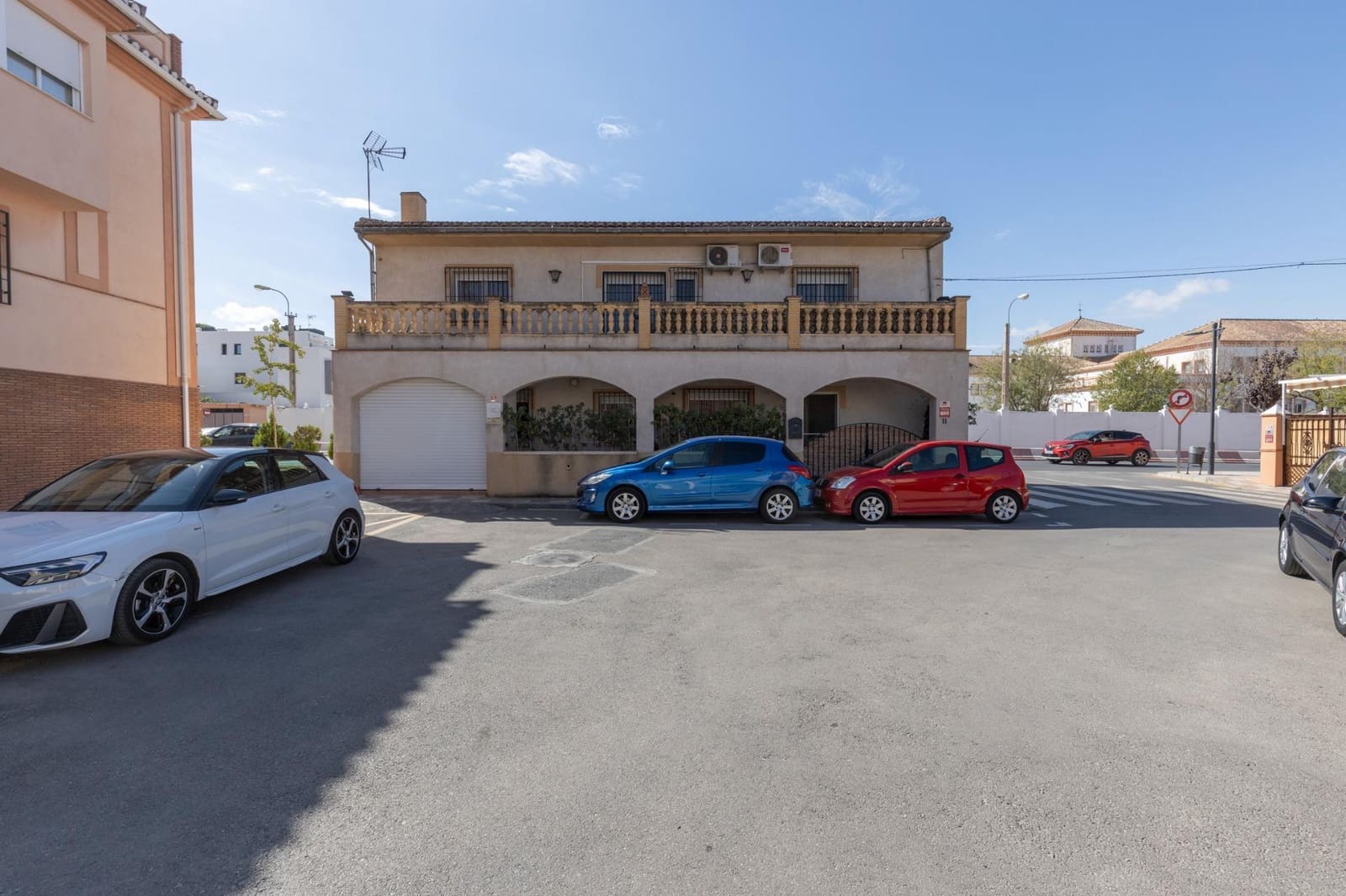 3 quarto Casa em Banda para venda em Armilla com garagem - 380 000 € (Ref: 9272501)