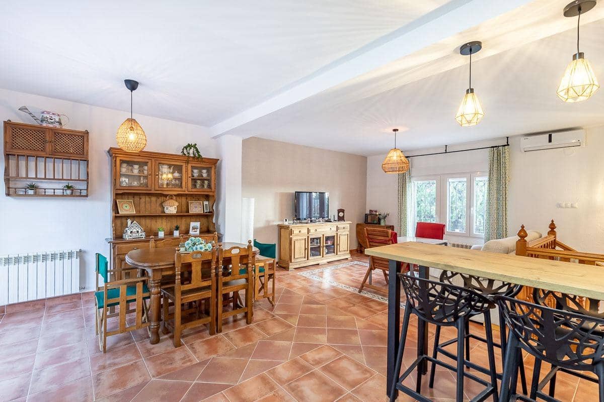 5 soveværelse Villa til salg i Padul med swimmingpool - € 275.000 (Ref: 9276545)