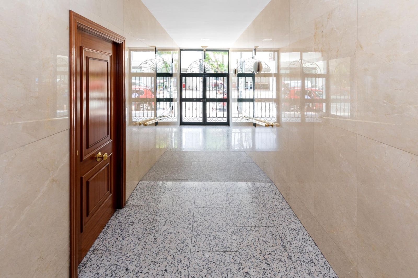 3 slaapkamer Flat te koop in Granada stad - € 298.000 (Ref: 9276546)