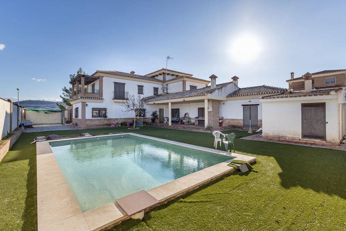 4 bedroom Villa for sale in Atarfe with pool garage - € 370,000 (Ref: 9282416)