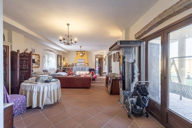 Chalet de 4 habitaciones en Atarfe en venta con piscina garaje - 370.000 € (Ref: 9282416)