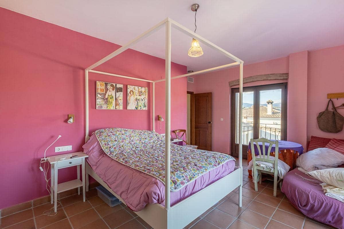 4 bedroom Villa for sale in Atarfe with pool garage - € 370,000 (Ref: 9282416)