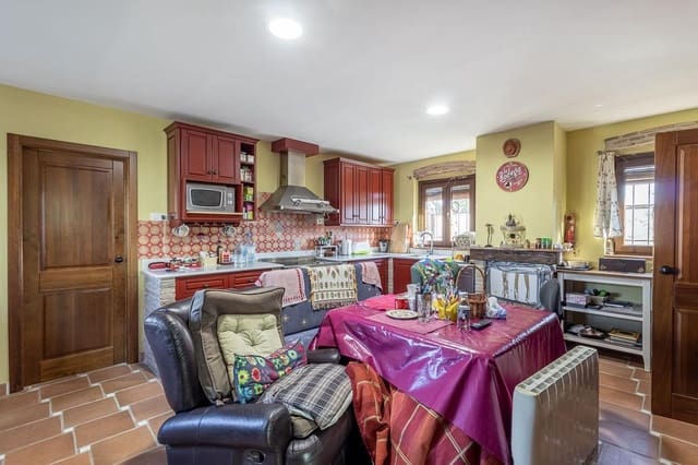 Chalet de 4 habitaciones en Atarfe en venta con piscina garaje - 370.000 € (Ref: 9282416)