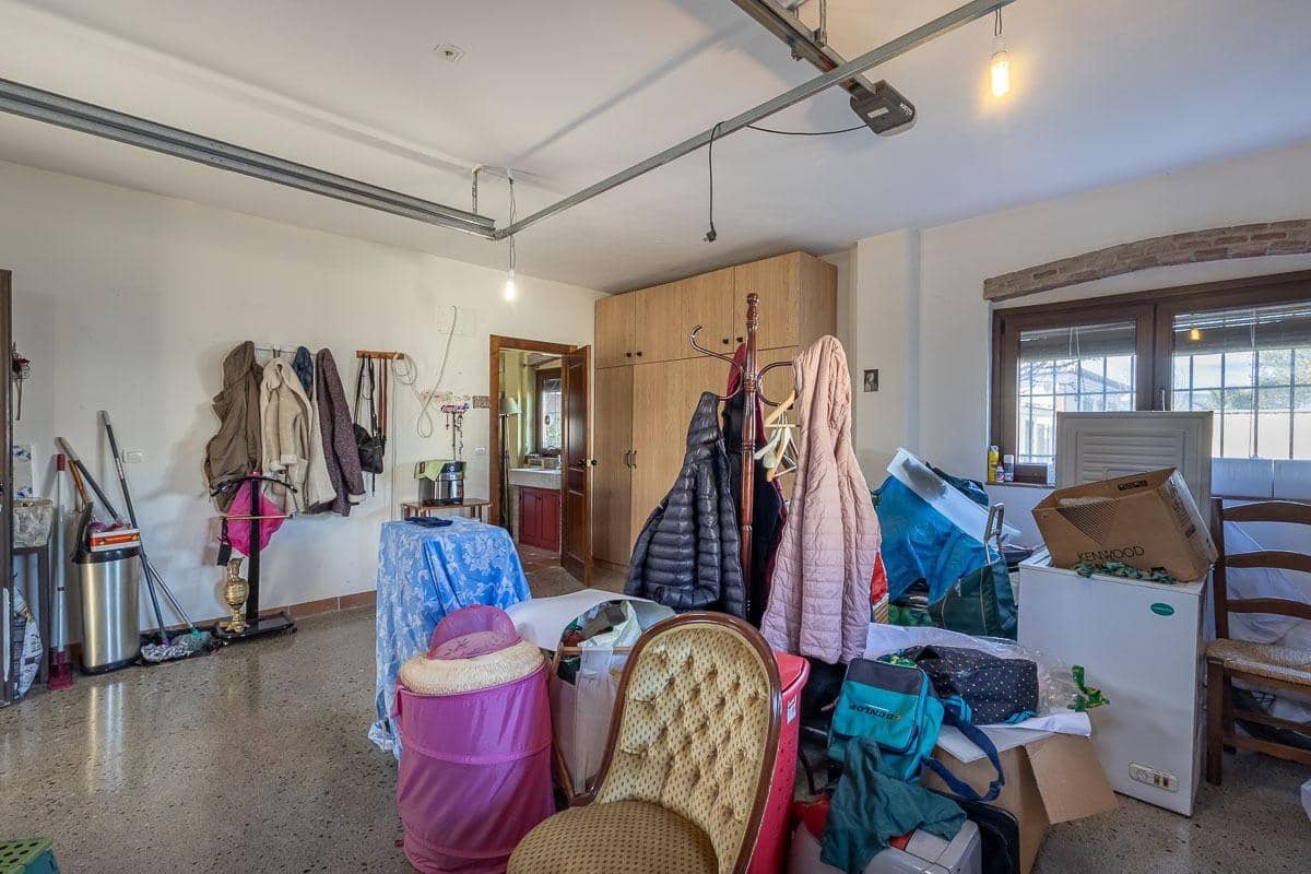 4 bedroom Villa for sale in Atarfe with pool garage - € 370,000 (Ref: 9282416)