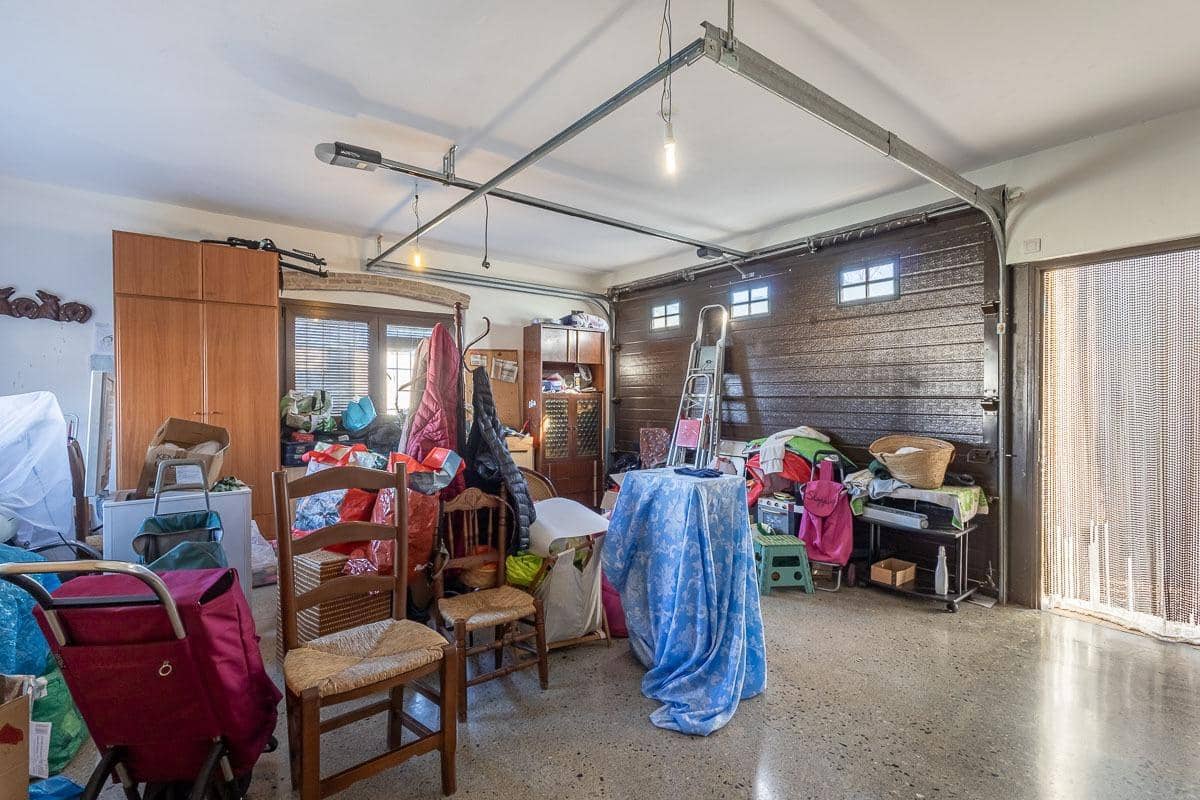 4 bedroom Villa for sale in Atarfe with pool garage - € 370,000 (Ref: 9282416)