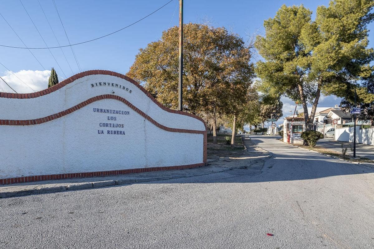 4 bedroom Villa for sale in Atarfe with pool garage - € 370,000 (Ref: 9282416)