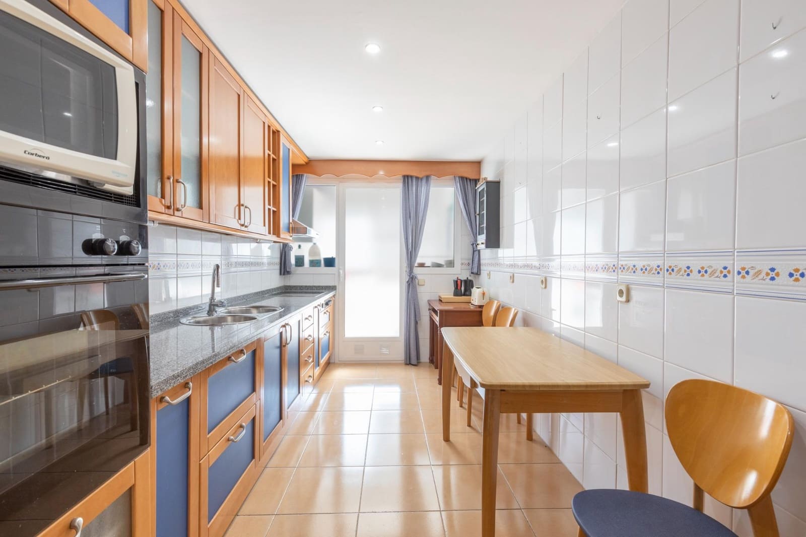 4 Zimmer Wohnung zu verkaufen in Granada Stadt mit Garage - 560.000 € (Ref: 9294293)