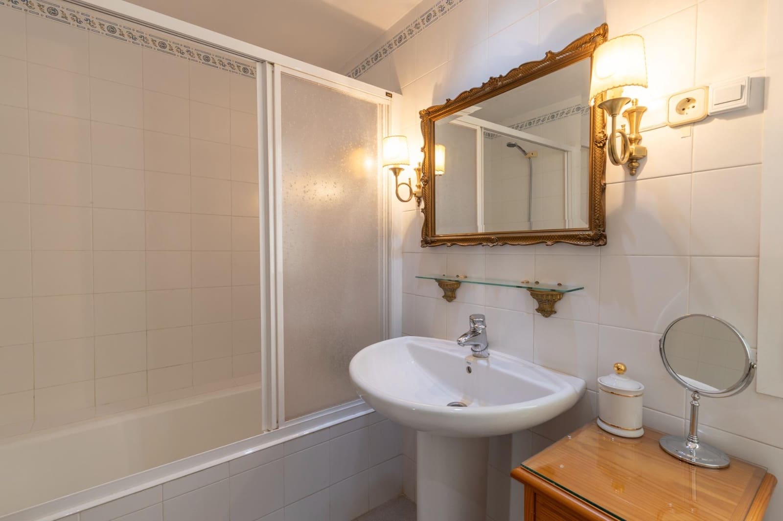 4 Zimmer Wohnung zu verkaufen in Granada Stadt mit Garage - 560.000 € (Ref: 9294293)