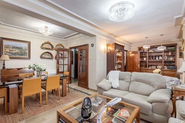 3 bedroom Flat for sale in Granada city with garage - € 469,900 (Ref: 9294294)