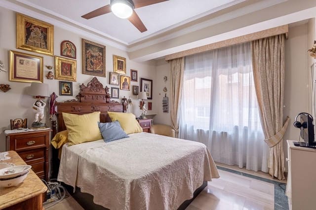 3 bedroom Flat for sale in Granada city with garage - € 469,900 (Ref: 9294294)