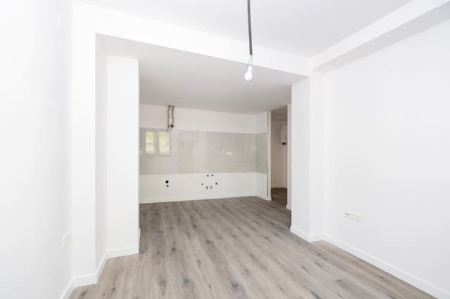 2 bedroom Flat for sale in Granada city - € 185,000 (Ref: 9301244)