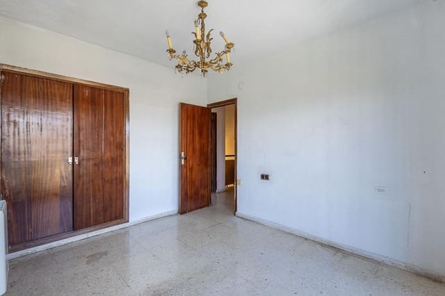 3 slaapkamer Villa te koop in La Zubia met zwembad garage - € 330.000 (Ref: 9303757)