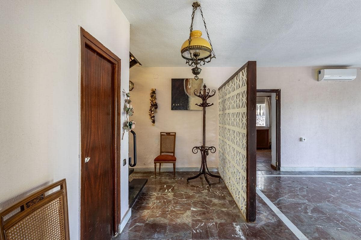 3 slaapkamer Villa te koop in La Zubia met zwembad garage - € 330.000 (Ref: 9303757)