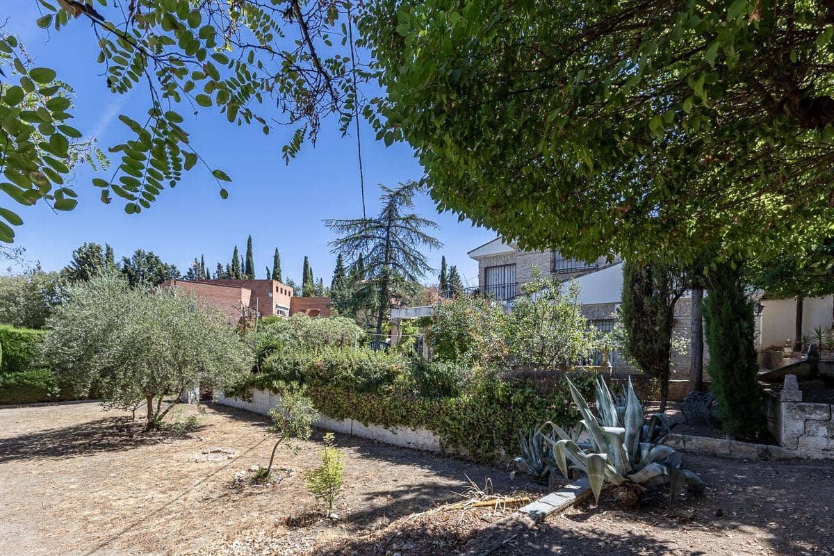 3 slaapkamer Villa te koop in La Zubia met zwembad garage - € 330.000 (Ref: 9303757)