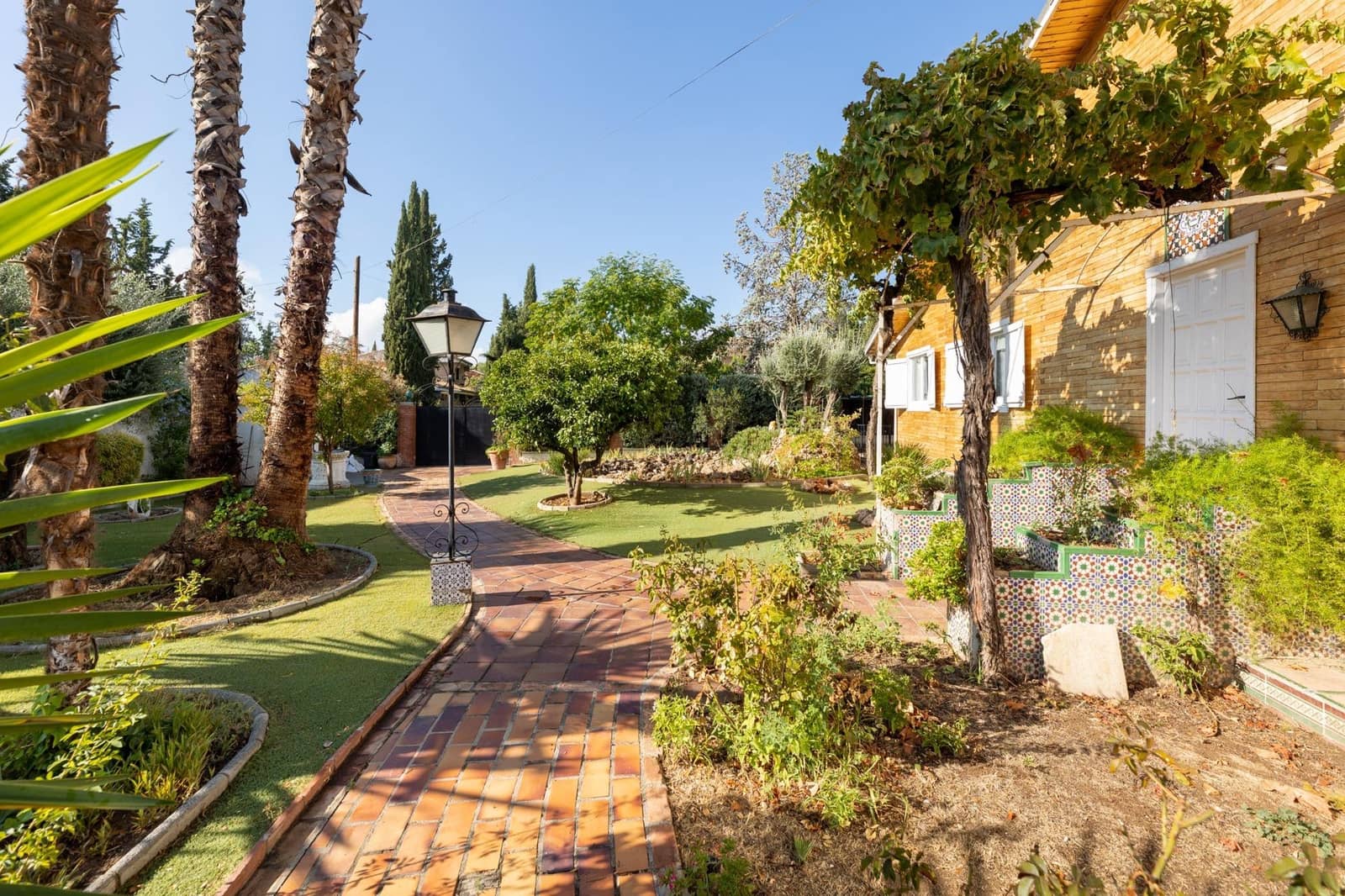 5 bedroom Flat for sale in Albolote with pool - € 315,000 (Ref: 9303759)