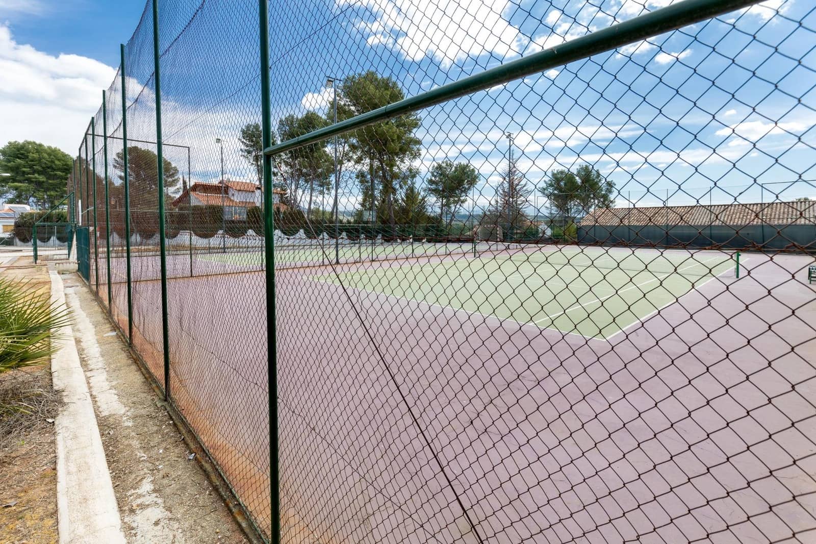 5 bedroom Flat for sale in Albolote with pool - € 315,000 (Ref: 9303759)