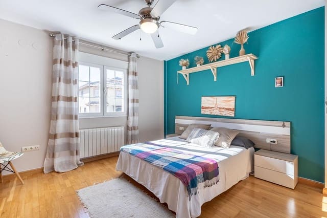 4 sovrum Villa till salu i Huétor Vega med pool - 445 000 € (Ref: 9303762)