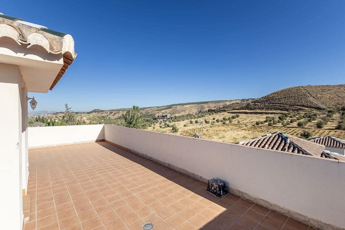 4 sovrum Villa till salu i Huetor Vega med pool - 445 000 € (Ref: 9303762)