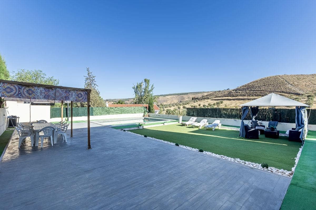 4 sovrum Villa till salu i Huetor Vega med pool - 445 000 € (Ref: 9303762)