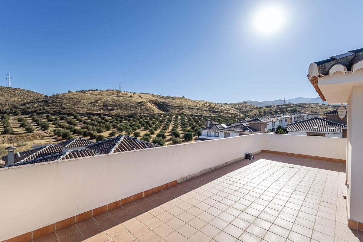 4 sovrum Villa till salu i Huetor Vega med pool - 445 000 € (Ref: 9303762)