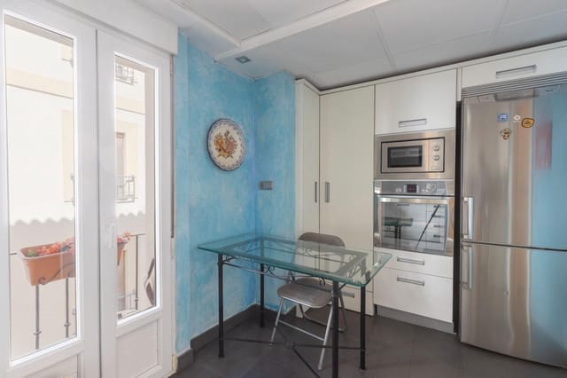 4 soveværelse Byhus til salg i Granada by med garage - € 820.000 (Ref: 9303765)