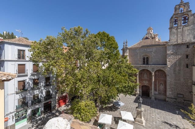 4 soveværelse Byhus til salg i Granada by med garage - € 820.000 (Ref: 9303765)