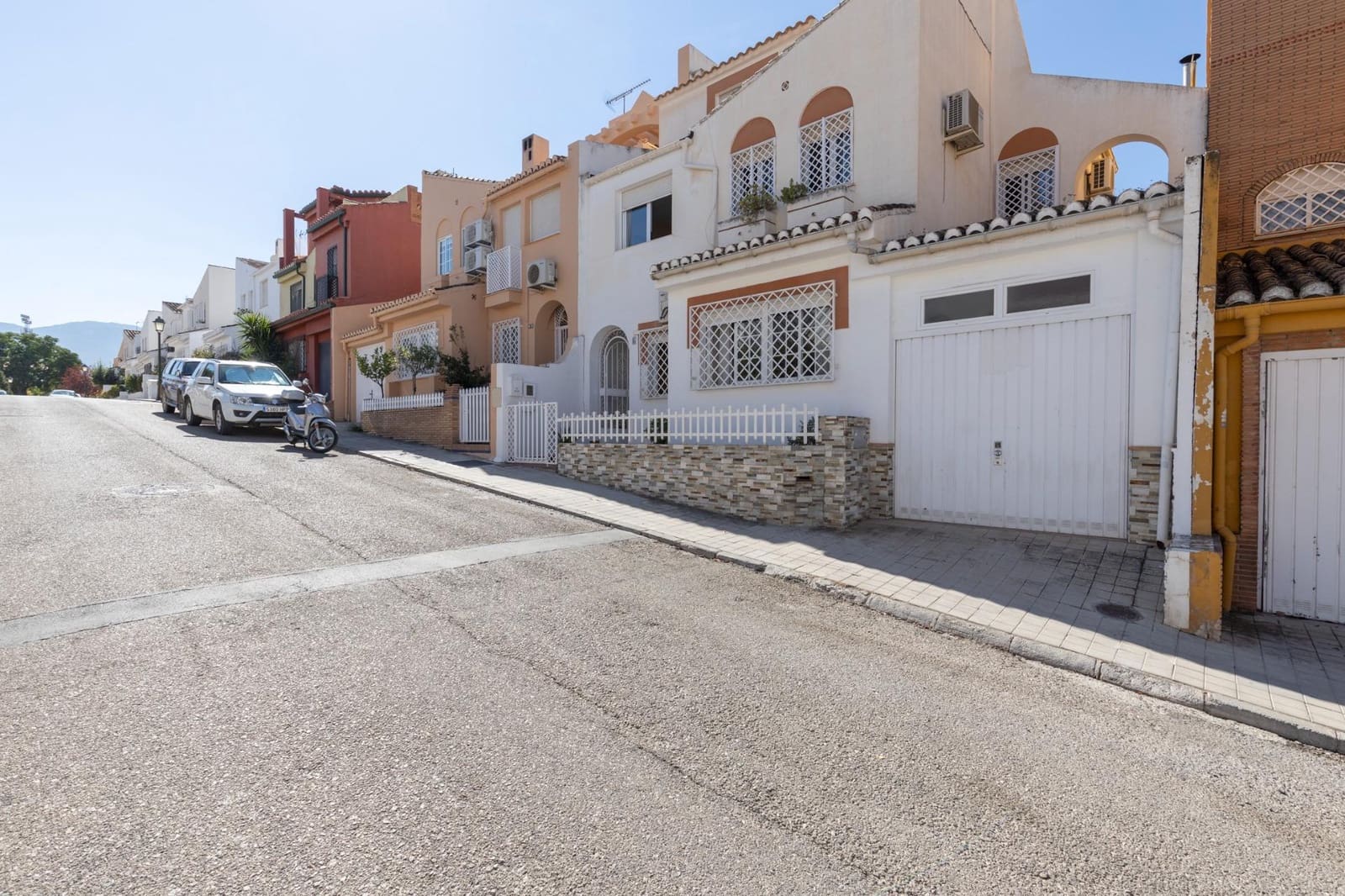 4 Zimmer Reihenhaus zu verkaufen in Huetor Vega mit Garage - 245.000 € (Ref: 9312777)