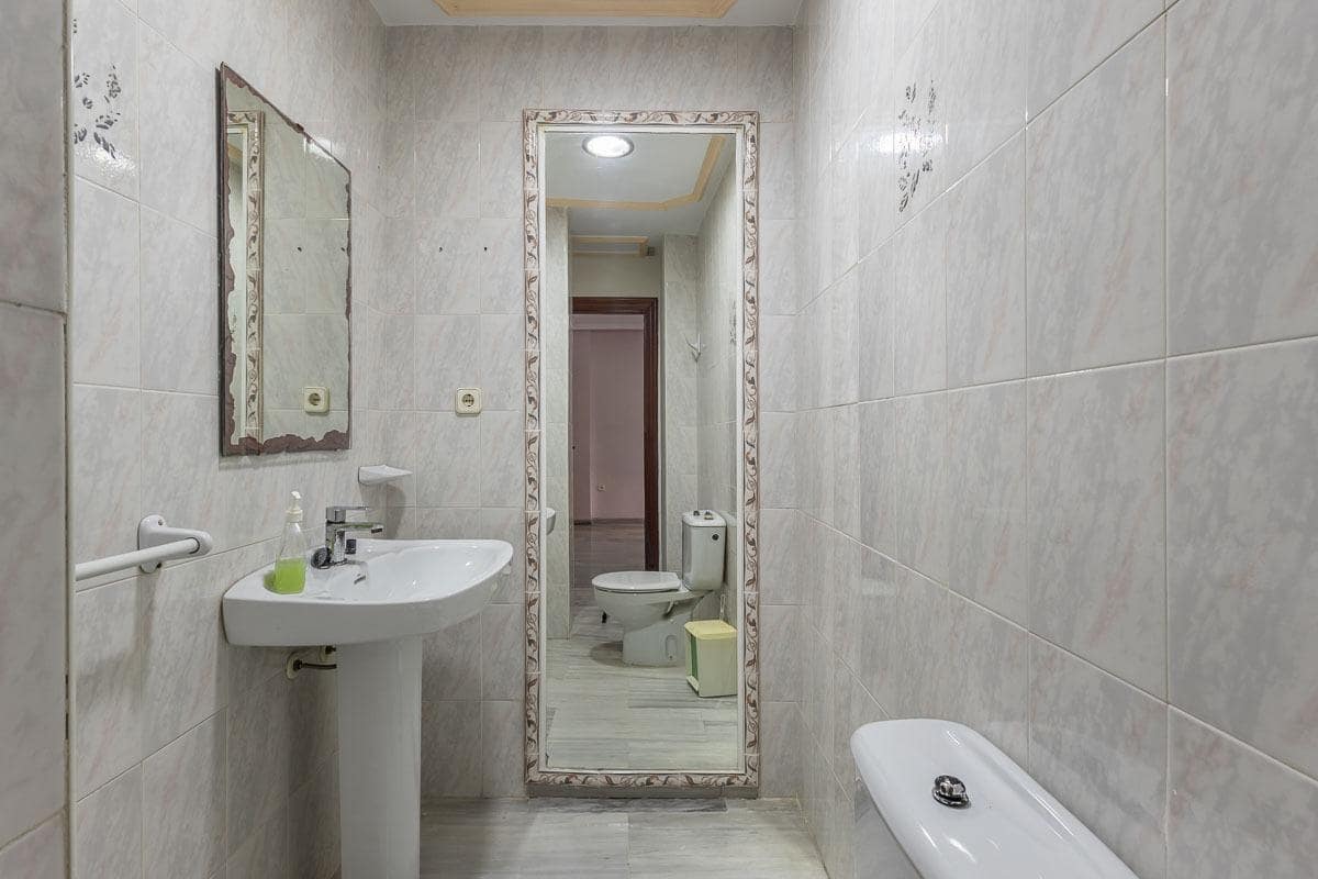 4 bedroom Flat for sale in Motril - € 260,000 (Ref: 9318046)