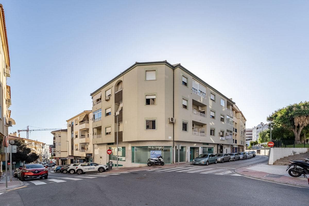 4 bedroom Flat for sale in Motril - € 260,000 (Ref: 9318046)