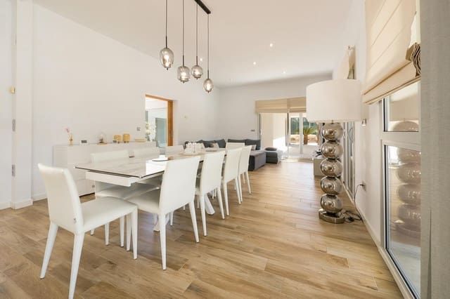 5 soverom Villa til salgs i Otura med svømmebasseng garasje - € 795 000 (Ref: 9318051)